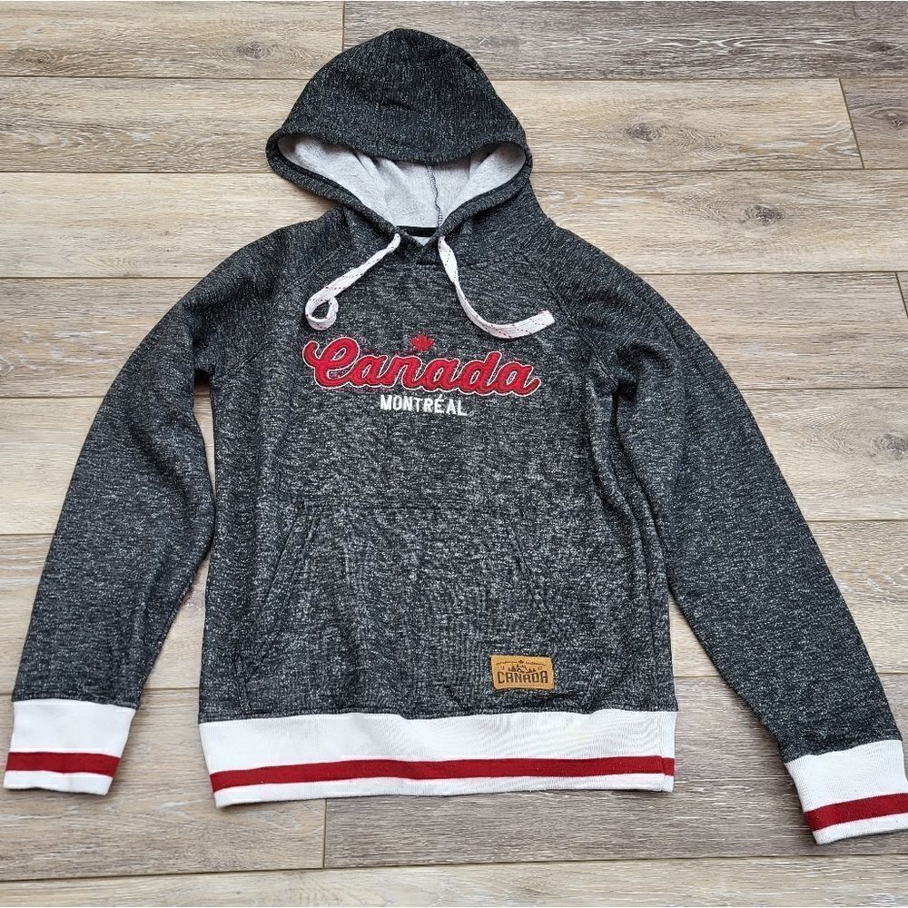 Canada Montreal heathered gray sweatshirt hoodie xs